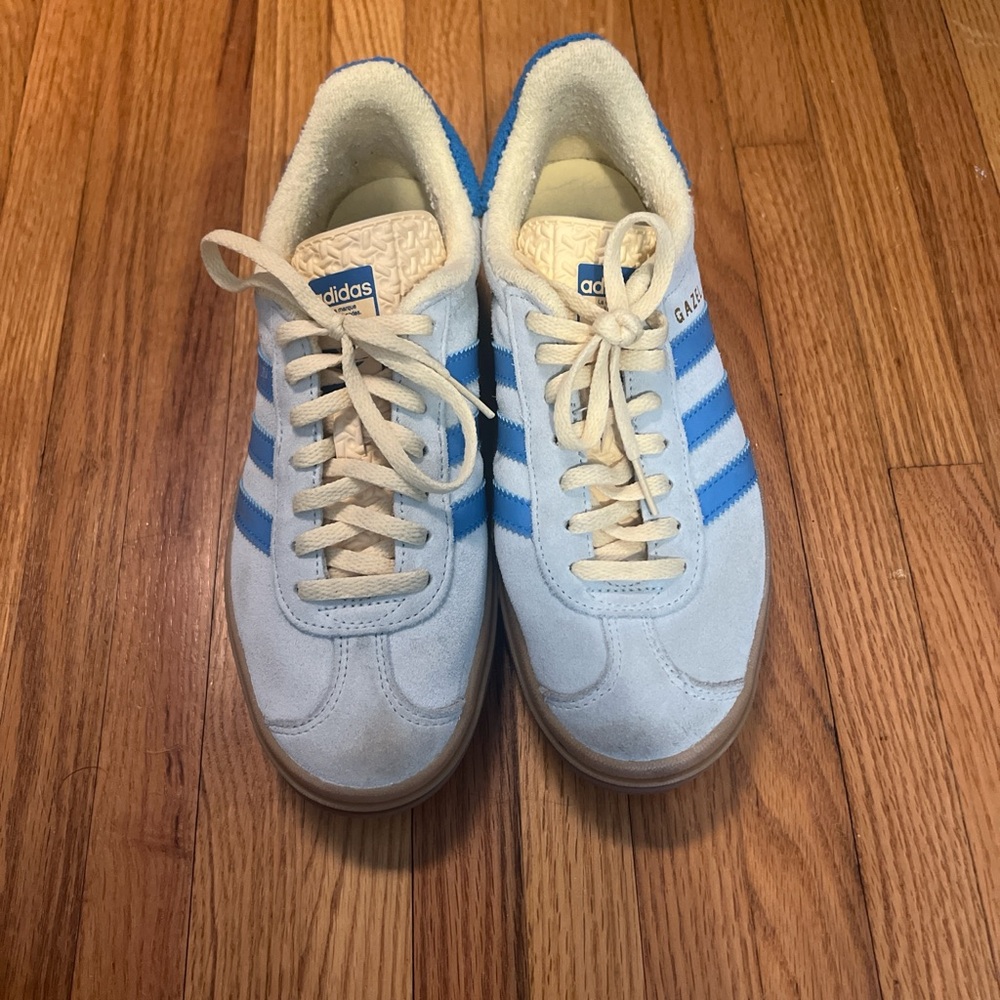 Adidas women’s Light Blue and yellow gazelle’s